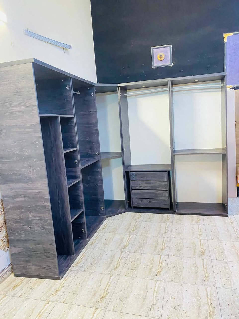 غرفة نوم تركي
موديل زاويا 🌹
نضام ابواب 👈9👈 باب🚪
تتكون من 👈9 👈 قطع 
نضافة 95%💯😍
سرير جك مخزن 
إنارة داخل الكنتور
مع نقل وشد داخل بغداد مجاني


**إذا كنت صاحب هذا الإعلان وتريد حذفه لأي سبب، رجاءا أرسل رسالة إلى الدعم الفني**