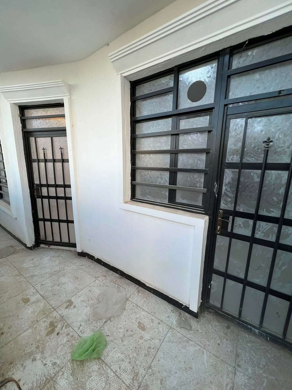 � للبيع بيت زيرو – فرصة مميزة

بيت زيرو بمساحة 100 متر، جاهز للسكن، يتميز بموقع هادئ وخدمات متوفرة.

مواصفات البيت:

* مساحة 100 متر.
* مدخلان.
* 4 غرف نوم.
* الماء والكهرباء واصلان.
* موقع مناسب وكامل الخدمات.

📍 العنوان: الدورة – نهاية شارع 60.

للاستفسار ومعرفة السعر 
يرجى التواصل على الرقم:***********
