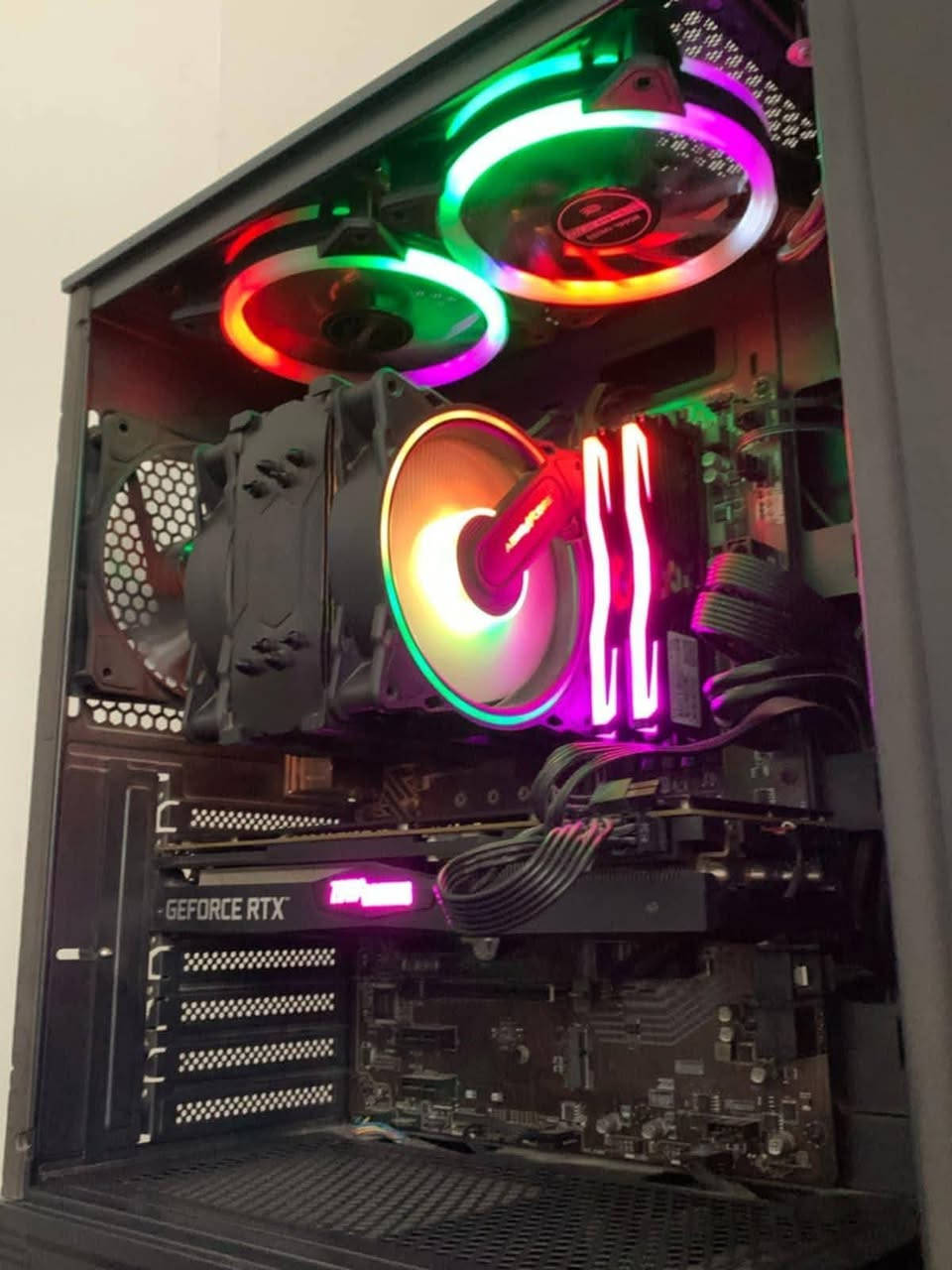 Gpu 2060 super
Cpu ci 5 10600k
Ram ddr4 16 gb 3200mhz
Hdd 1tb 
Ssd 256
شاشة asus 24
144hz
مكاني بغداد الحريه الاستسفار  متواجد رقمي ***********وتساب
