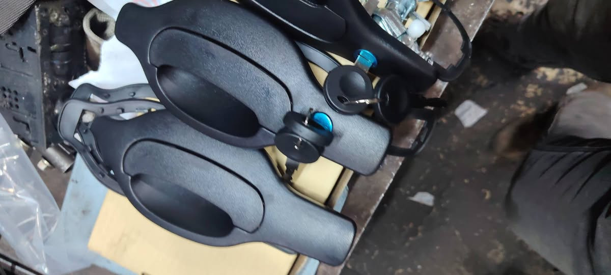 السلام عليكم....  حلويات
يدات كولف عظم وجيتا فصال BMW 
العنوان موصل الجانب الأيسر صناعة المعارض مكتب الابراج قيصريت العامر مقابل المجسر 
يوجد توصيل لجميع المحافظات العراق  توصيل مجاني 
واتساب ***********
