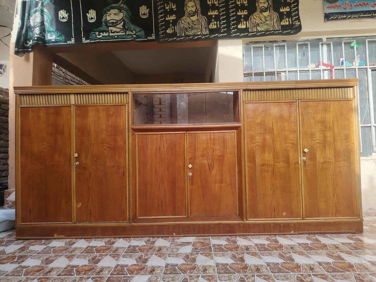 بوفيه مستخدمه نضيفه السعر ١٢٥ واتساب *********** أو خاص
