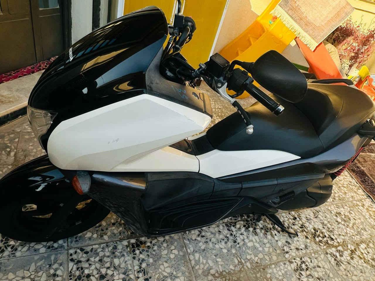فورزا فاز011  S
انتبه S مو عادي 
كير 7 نمر وتحويلات ودكمه سبورت 
اليدور  دراجة اعتمادية ومابيها عطل 

بانزين كله محسن احمر 

⭕️رمبه وجديده شرط مملعوب بيها 
 
 ⭕️ ماشية 16 حقيقي شرط الفحص 
⭕️زعانف جانبية اني شادهن  
⭕️ تايرات خلفي امامي جدد البارحة شادهن + ادامة عامة للدراجة + دهن امزويل وفلتر جديد 

⭕️الدراجة كلش جديدة حتى كتلوكاتها وياها 

⭕️مكينه  ممفتوحه  / كلجات كفاله جويتر جيب فيترك وتعال افحص على راحتك 

⭕️لون ابيض صدفي   / نضافه٩٠٪؜

⭕️شلعه معدل قويه / كهربائيات كلها شغال / تراي يخبل ونعومه فول 

⭕️ملاحضه : دراجه حلوه ونضيفه وشرط احلى من الصور  ومداريها جيب  فيتر وتعال كلبها على راحتك 

سعرها  14 وبيها مجال حك جيه
شراي وفلوسك جاهزه اتصل وتعال وبيك خير ودلل 
⭕️مكاني بغداد الزعفرانيه 

مامتوفر علفيس مكلف بلنشر 
للاستفسار  : هـ ***********
***********
