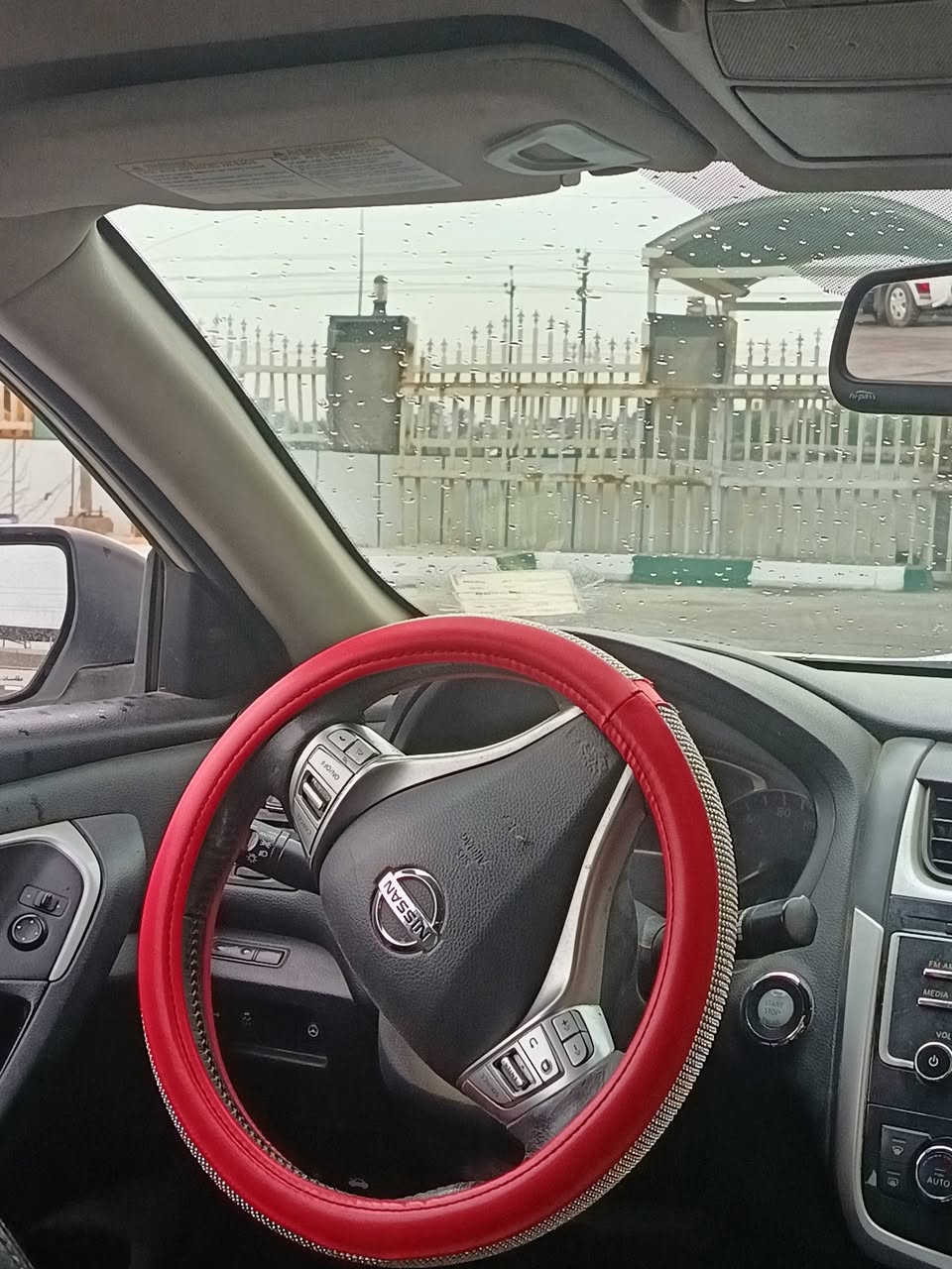 نيسان التيما موديل ١٨ وارد أمريكي ضرر تخريبي /رقم بغداد /مكانه السياره ميسان العماره *********** /السعر ٩٥
