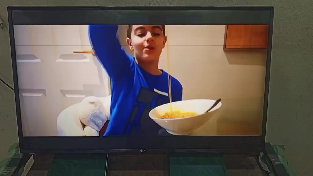 السلام وعليكم شاشه للبيع وحجمها 43 LG المكان الجامعه بس بيها خط موضحه بالفديو كلش خفيف ممئثر السعر ١٥٠ وبيها مجال بصيط


**إذا كنت صاحب هذا الإعلان وتريد حذفه لأي سبب، رجاءا أرسل رسالة إلى الدعم الفني**