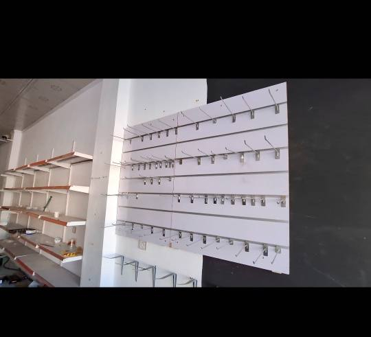 رفوف تركية النوع الثقيل كلش انظاف
رف حائط تركي جديد 7م
 رف حائط مستعمل 5م
رف فاصل 4م
رف نصفي واجهتين 2م
سعر مناسب
***********

رەفانك بو فروتنێ
