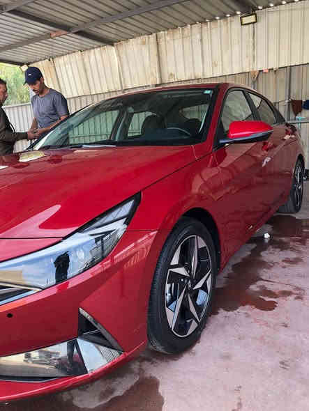 النترا لمتد 🔱 موديل 2023 لون احمر  للبيع ماشية ٣١
اعلى مواصفات بالنتراالسيارة مرقم بغداد 
السعر 185 أو بيها مجال قليل
للاستفسار         *********** 

واتساب / عادي

 مواصفات لمتد limited
١-بصمة تشغيل ابواب وصندوك. (بصمة ابواب لمس) 
٢-فتحة سقف ( سلايد روف ) 
٣-محرك 2000 دوش
٤-كاميره  خلفية دوارة
٥-رادارات 360 درجة ( امامي جانبي خلفي ) مع مانع التصادم الامامي والجانبي والخلفي
٦-التحذير عند فتح الباب 
٧-تحكمات ستيرن 4 جهات 
٨-دشبول شاشة 4 وضعيات للعدادات
٩- 3 وضعيات قيادة ( عادي سبورت ذكي ) 
١٠- مثبت سرعة ذكي ( التحذير عند مغادرة المسار )
‏١١-Auto Hold حساس الازدحام
١٢-الهاند بريك بصمة
١٣-شاشة بلازمة حجم كبير لمس تدعم نظام الابل كار بلي والاندرويد اوتو بدون كيبل يربط التلفون واير ليس و GPS  
١٤-شحن واير ليس 
١٥-ويل كب ١٧ مميز 
١٦-نظام الصوت Bose عدد السماعات 8 
١٧-تشغيل عن بعُد 
١٨-اشاير بال مري
١٩-اضواء ترحيب عند الاقتراب 
٢٠-لايت لد 3عدسات وسكنات لد 
٢١-كشنات جلد لون اسود 
٢٢-نقطة عمياء
٢٣-تدفئة بالكشنات
٢٤- لد متغير الالوان 12 لون على طول الدشبول
٢٥- كير اوتماتيك و S عادي
٢٦-تحديد مسار وقيادة ذاتية  ورادار امامي 
٢٧- مانع انزلاق

حادثهة دعاميه اماميه وخلفيه وراجعات نفسهن
