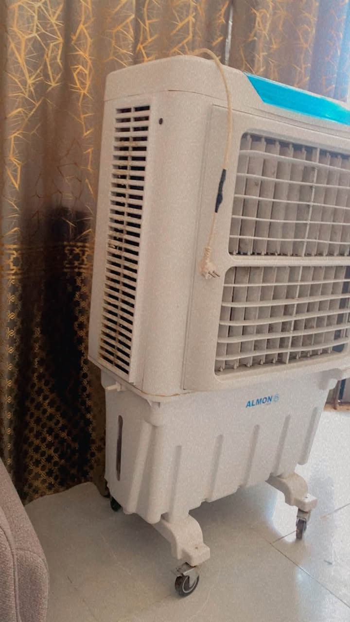 كونفيرا (مبرده) شركه امريكه وتلاث درجات. تحكم لهواء +ريمونت تحكم عن بعد +بطل تجميد عدد3 … اشتريتها لعام بنهايه فصل الصيف اقل من موسم نص موسم ضلت عندي اريدها 200وبيها مجال 
سبب لبيع/ ماعندي مكان الها


**إذا كنت صاحب هذا الإعلان وتريد حذفه لأي سبب، رجاءا أرسل رسالة إلى الدعم الفني**