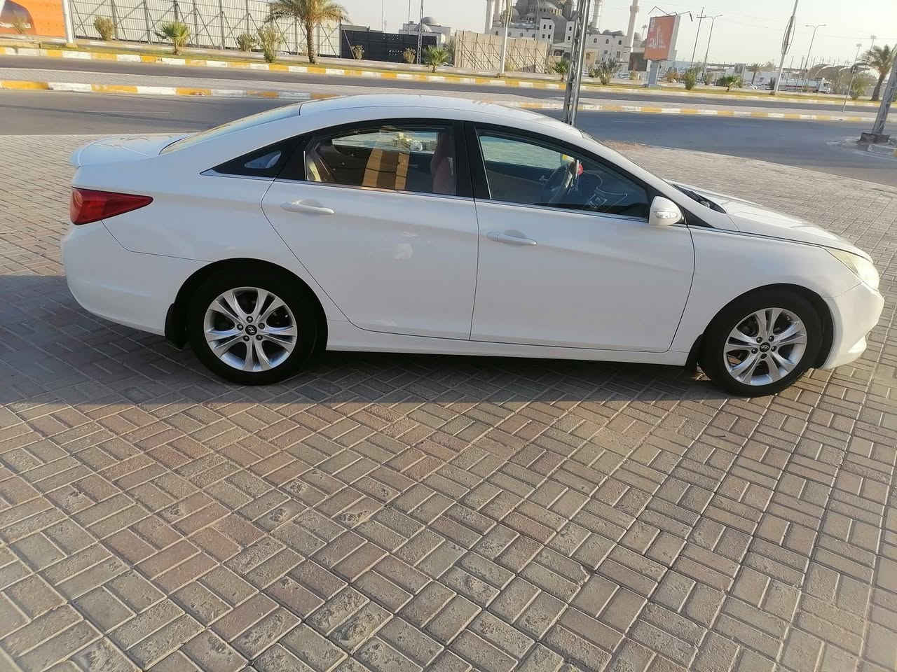 ويل كب سوناتا للبيع هوه والتاير سعر 250 وبي مجال مكان النجف ***********
