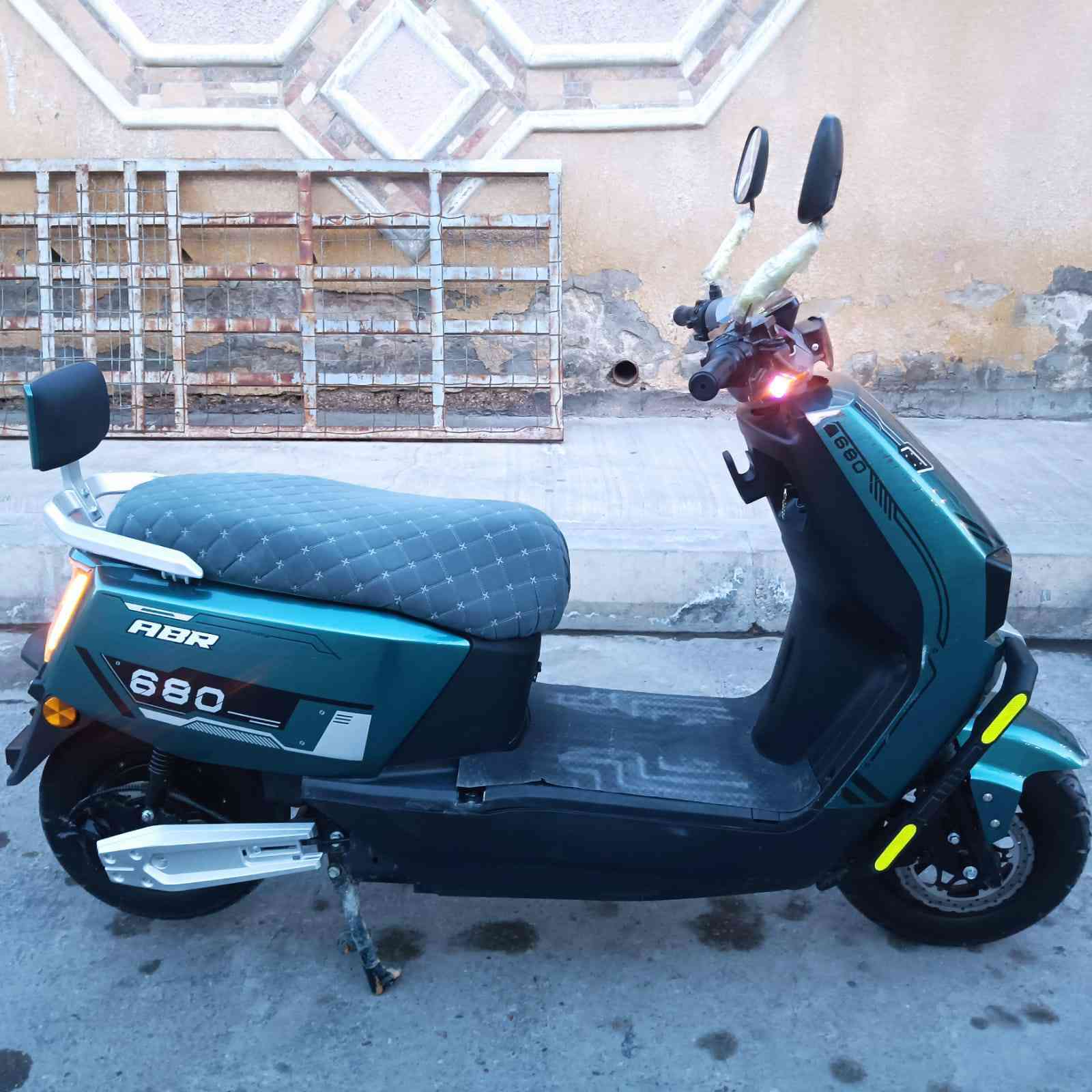 كامل مواصفات
البطاريات يقرن 9 كلهن 
السعر 650 وبي مجال 
العنوان الفلوجه شارع 40
*********** / واتساب فقط 
***********/ للتصال فقط
