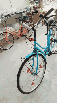 بايسكل سياحي شركة سانتس حجم 26 بايسكل مستخدم قليل رقم الهاتف ***********
