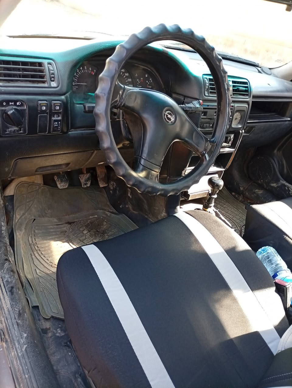 فكترا ١٩٩٢ رقم نينوى جديد بأسمي كابون موجود (محرك يصرف)  والكير شرط صبغ بس الدوائر السعر ٤٥$ ومجال قليل المكان ناحية ربيعة ***********
