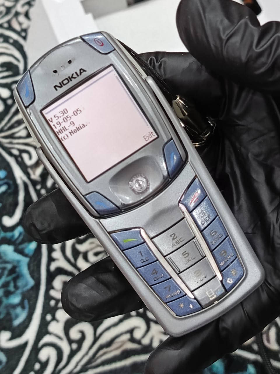 نوكيا 6820 مع الشاحن الأصلي للبيع التواصل على الخاص 
او واتساب ***********
