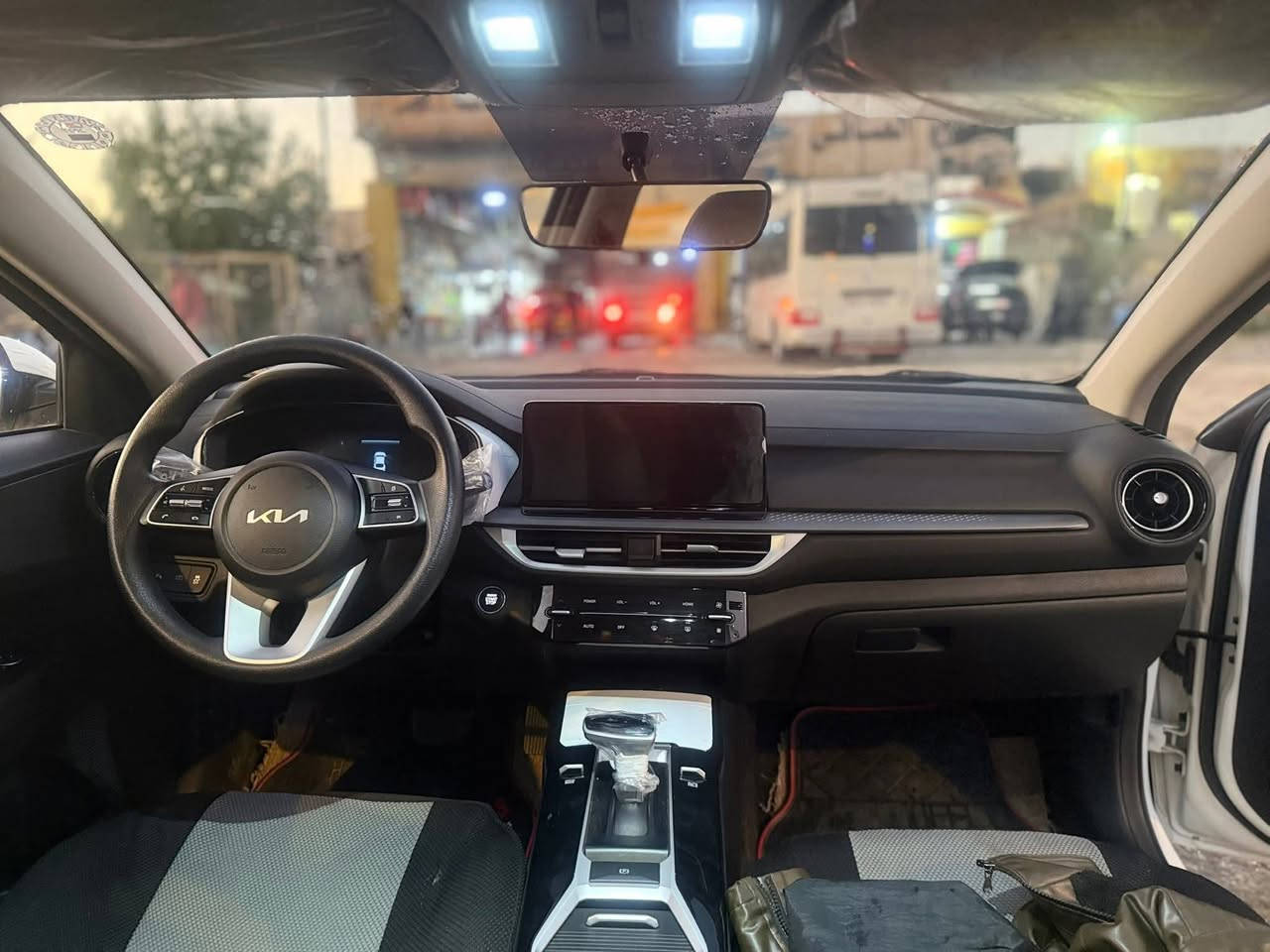 السلام عليكم 
 Kia k3 2024 
مكفوله ماشيه 11الف 
المواصفات الفول معروفه 
عليها ارضيه جلد ودوشمه 
السعر 144$
المكان كربلاء 
***********
متواجد واتساب او اتصال
