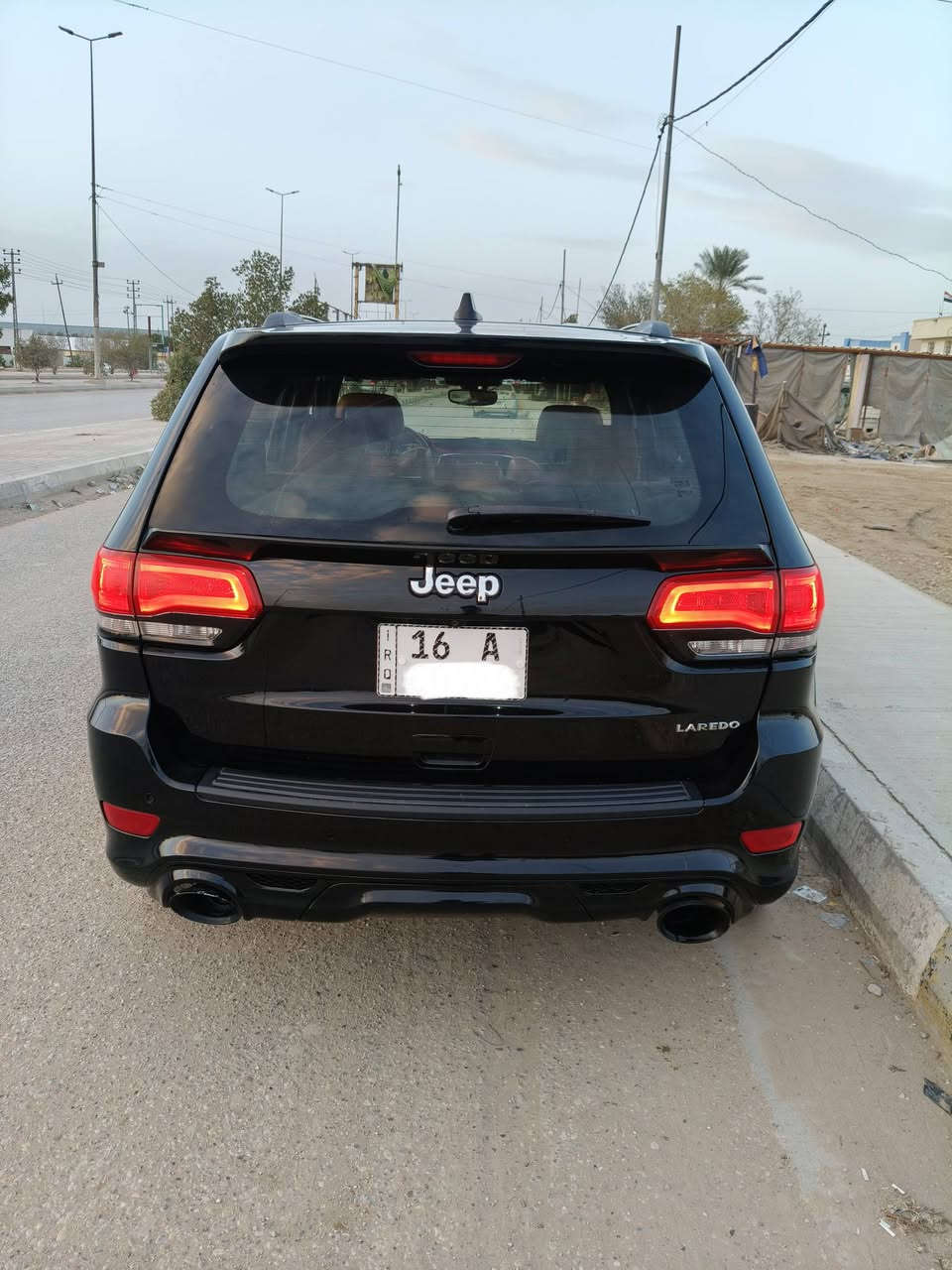 جيب لاريدو 2017 السيارة حادثه كلش خفيف  فقط جاملغ امامي بي طخة  بسيطة ومصبوغ سيارة عليه كت SRTوغراضه الاصلية كله موجودة عندي سيارة جديدة كلش على وضع الشركة كفالة عامة من كلشي نصبته اخت 2023 مواصفات محرك 3600 + بصمة تشغيل عن بعد شاشة جبيرة شفتات ستيرن تحكم ستيرن فول كشنات جلد كشنات كهرباء 
السعر 185 مكان سياره الديوانية ورقمه قادسية باسمي تحويل ثاني يوم شباب سيارة جديدة بلكارتون وتعبان عليه كلش وهذا رقمي ***********
