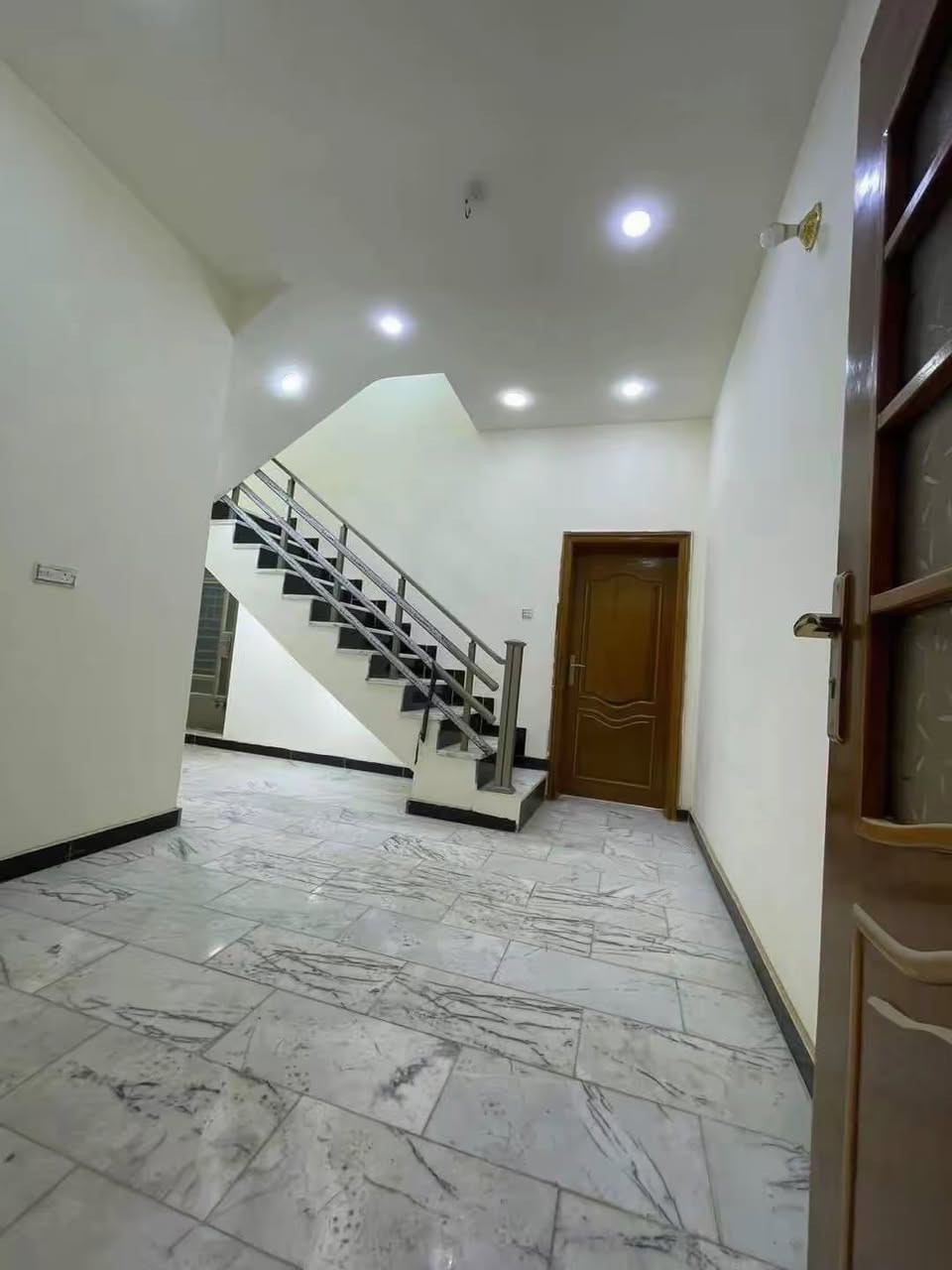 عقارات-الخضراء - نسعى - دومآ- نحو- الافضل 

#اعلان رقم ((1059))

#دار درجه أولى للبيع في منطقة السيدية مربع الضباط قرب شارع النخيل 

#مساحة:150متر   واجهه:6 م
#المحتويات : 3نوم 1 نوم طابق أول صالة استقبال هول داخلي مطبخ خدمات مناور متكاملة مدخلين للدار  كراج 

#السعر :575  مليون  قابل للتفاوض 

# للأ ستفسار 
مراسلة الصفحة على # الفيس بوك 
عقارات -الخضراء - في السيدية
# او الاتصال على الرقم
☎️***********☎️ 
#او مراجعة مكتب الخضراء 
في السيدية شارع العلوة مقابل قاعه ريتاج للمناسبات
