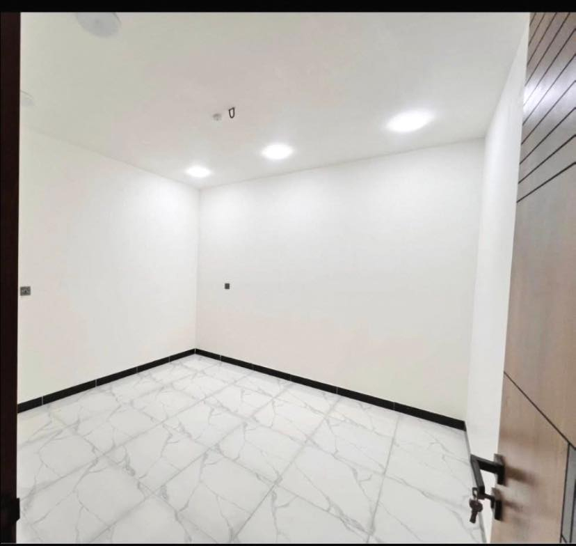 تحية طيبة

شقق زيرو للإيجار 

📍 الموقع: الكرادة خارج – قرب كنيسة مريم العذراء

متوفر

• غرفة وصالة

• غرفتين وصالة

✨ مواصفات البناية:

▪️ بناء حديث VIP

▪️ شقق زيرو (أول سكن)

▪️ مطابخ مجهزة بالكامل مع كاونترات

▪️ مصعد شغال 24 ساعة

▪️ مناسب (عوائل - موظفين - مغتربين)

📞 للاستفسار والحجز: مع صاحب البناية 

***********
