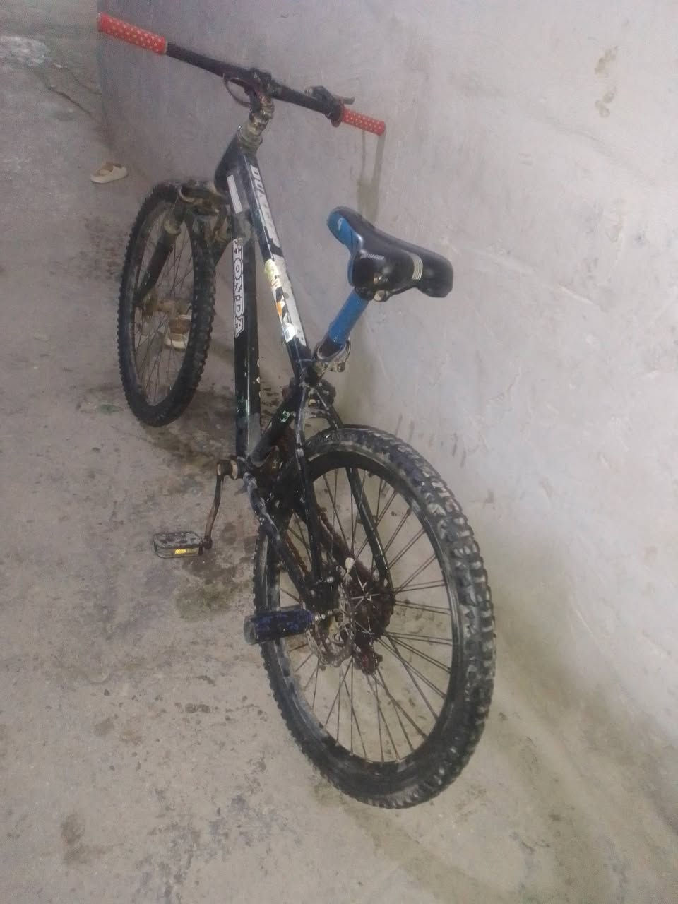 سلام عليكم بايسكل للبيع سعر 20 مكاني شارع السندبات حجم 24
بي نقص اشياء
بصيطة ***********
