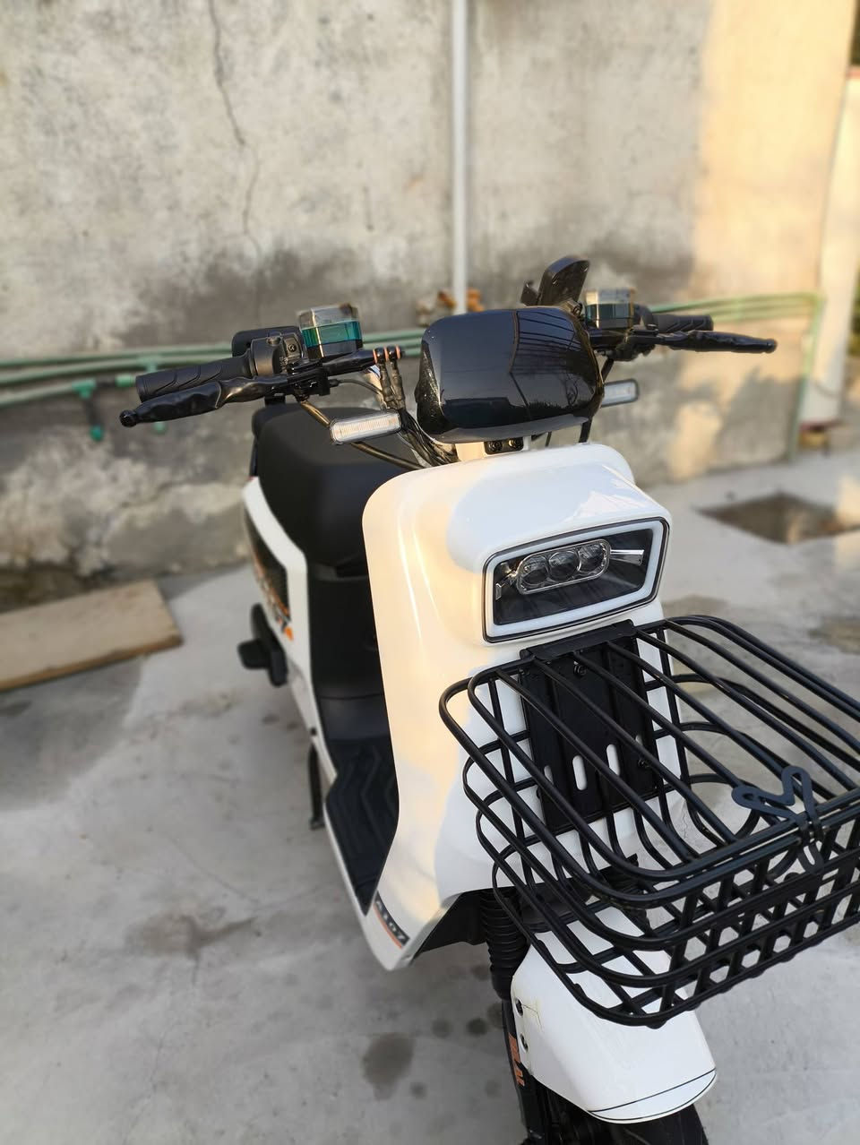 اسلام عليكم دراجه شحن A107. للبيع درجه موديل ٢٠٢٥ جديده فول موصفات بصمه  كله شغاله ٥باتري اكبار نضيفه سرعه ٧٠حقيي ملف ١٤٠٠ واط برك خلفي دهن درجه خير من الله سعره 550بي مجال بصيط توصل اتصال واتساب *********** مكاني كربلاء المقدسه
