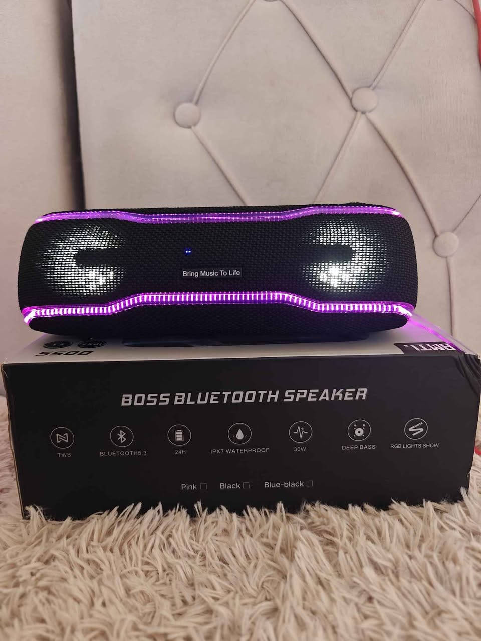 سپیکەرێکی ناوازەی مارکەی بۆس ئەسڵی  و بارکۆدی پێوەیە ڕاستەو خۆ ئەتباتە ناوسایتی شەریکە  کە نرخی لەوێ 60دۆلارە.
دژە ئاوە  + بەرگەی  8 بۆ12 کاتژمێر  ئەگرێ  کە ئەوە تەنها لە سپیکەری  ئۆرجیناڵ هەیە ئەوەنە بەش بکات
30واتە  
  تازەترینن ڤێرشنی بلوتوثی لەسەرە
سەوتێکی  زۆر ساف و بەیسێکی باشی هەیە
نرخی  تەنها  30  هەزار
*********** السليمانية, العراق
