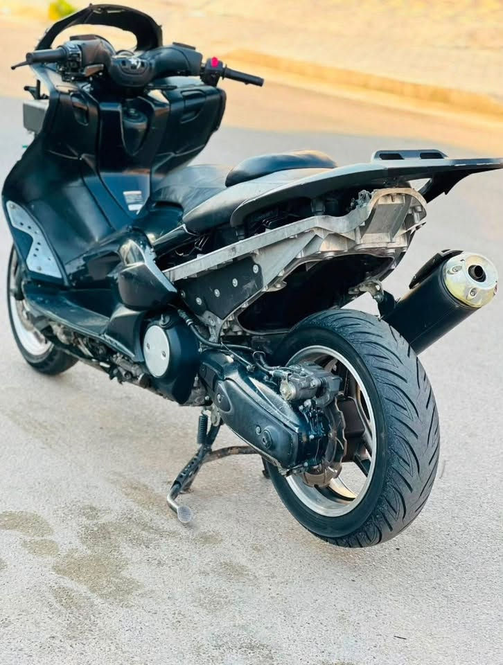مكلف بالنشر‼️
سلام عليكم T-MAX 2011 ماشيه 30 الف دراجه مال لعب نظيفه ممفتوحه الدراجه كفاله عامه تجي تفحص وتاخذ او تجيب فيتر وياك واني خادم السعر 19 ورقه وبيها مجال حك الجيه 
مكاني : مدينة الصدر داخل وللاستفسار اكثر اتصل على صاحب الدراجه ***********
