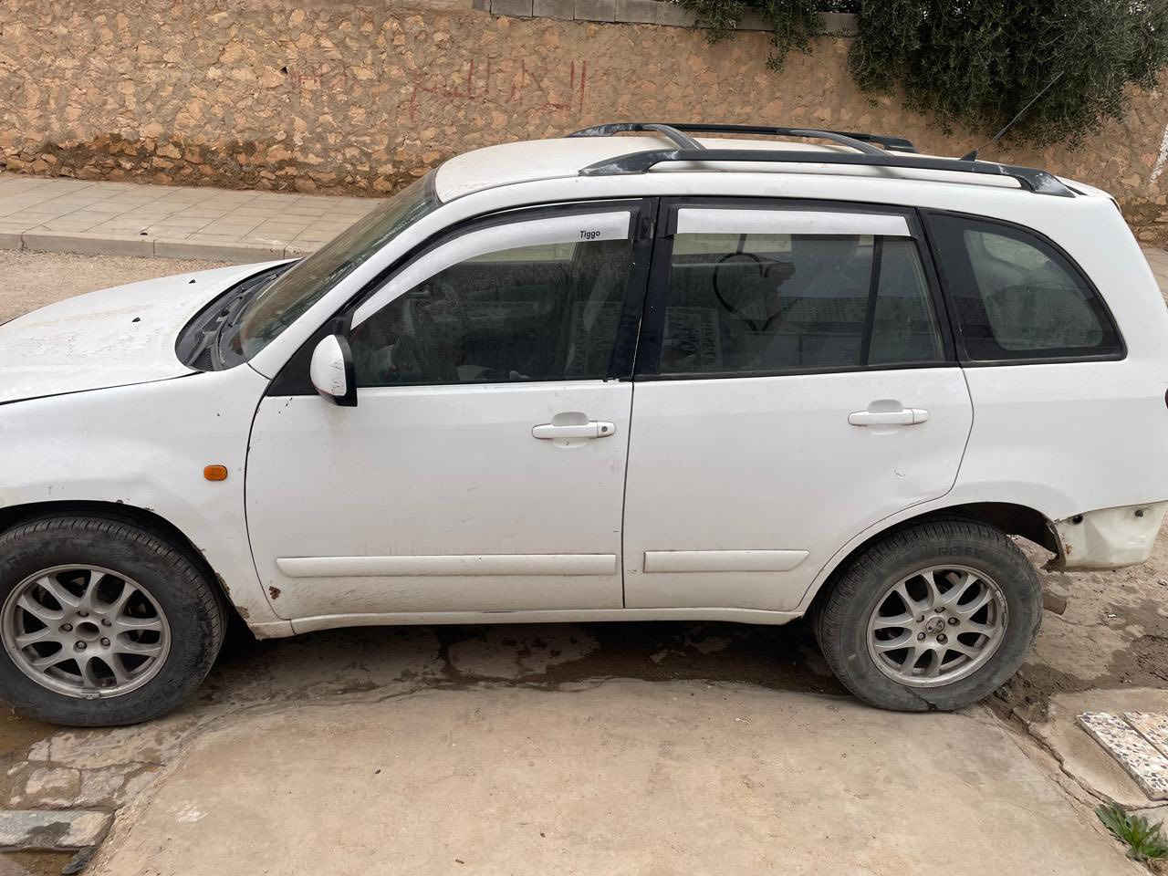 بسم الله الرحمن الرحيم شيري تيكو للبيع موديل 2007 كير ومحرك مستيبوشي بلادي مو محور السياره لا ضربه ولا صبغ كير ومحرك جديد تخم تاير جديد باتري جديد سياره حلوه 
🔴السياره عليهه غرامات 
🔴ابيع ع وضعها 
السياره بأسمي ورقم بغداد مشروع وطني 
تبريد شغال ثلج منظومه جديده 
سعر السياره صافي من غير الغرامات 38ورقه وبيهه مجال 
للاستفسار 
*********** واتساب 
***********
