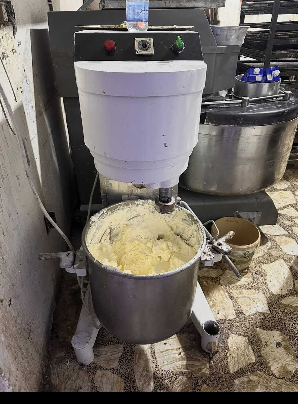 سلام عليكم شباب عندي خلاط تركي 60لتر للبيع العنوان بغداد لاستفسار على رقم ***********
***********
