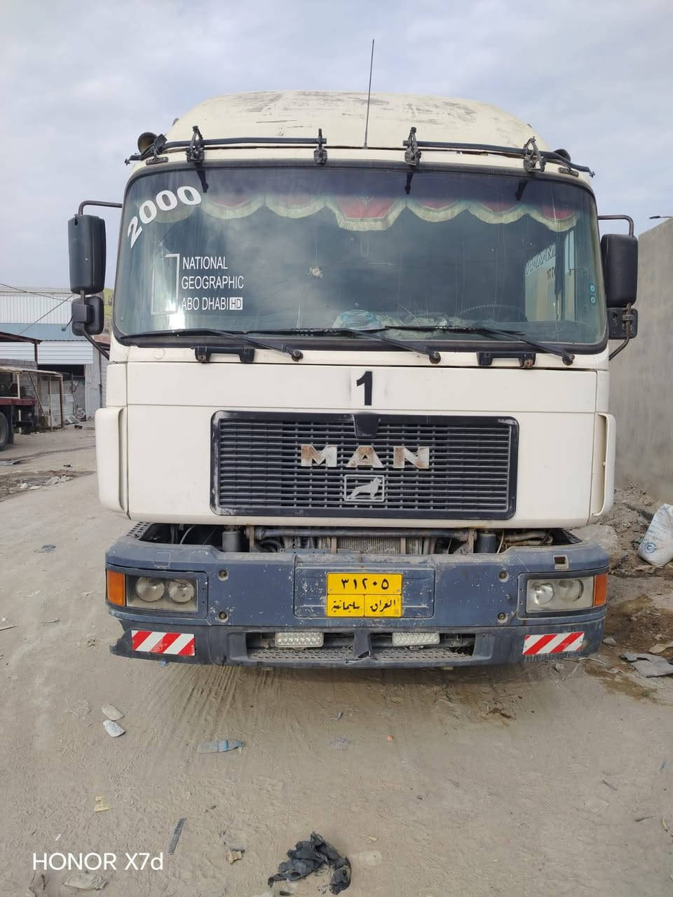 السلام عليكم
للبيع تريلة مان موديل 2000 مسجلة 97 بأسمي تحويل مباشرسنكل مزوج خلفي مرسمة سايلو البليتة موجودة
والسايلو ما موجود السيارة نظيفة كير محرك اكسل خير من الله جاهزة للشغل وشرط التحويل
السعر 110 وبيها مجال
للإتصال ***********
