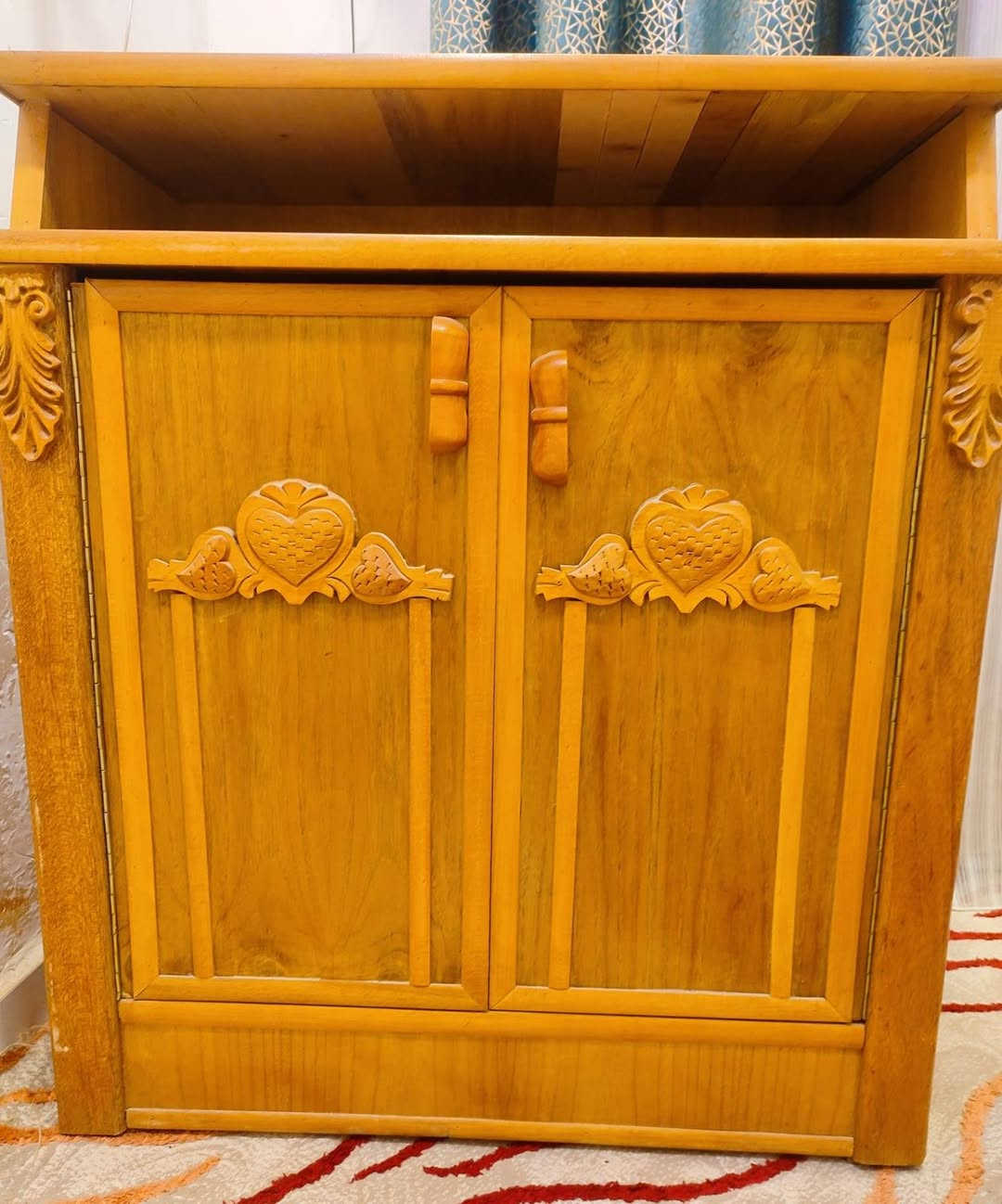 كومدي صاج للبيع جديد مكان ديوانيه حي العسكري للاتصال على هذا الرقم ***********
