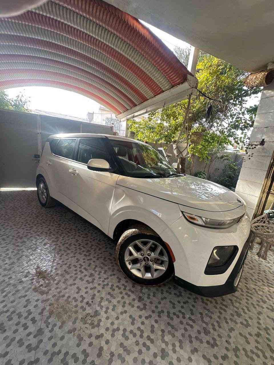 كيا صول 2021 s
موصفات ال s معروفه 
.شاشة
.تحديد مسار
.مانع تصادم 
.رادار امامي
.نظام تحديد النقاط العمياء
.كامره خلفيه
.مثبت سرعه
.السياره كل اضائته  led
.مدخل usb  عدد 2
. كشنات مخمل 
.نظام sport
 السياره وارد امريكي حادثه بسيط جاملغ وبنيد 

ممشى السياره ٥٩ الف فقط
رقم بابل 

 السعررررر  158

***********
