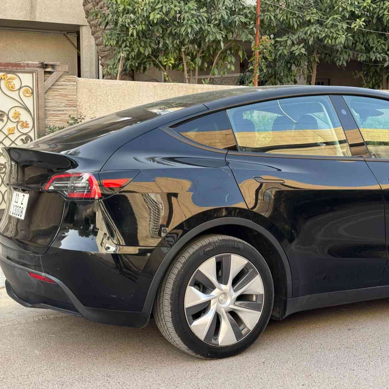 تسلا مودل Y موديل 2023 فول مواصفات
دبل ماطول لونك رنج
ماشية 16 الف
بـدون ايـرباك
رقم بغداد
تبديل جاملغ السائق وصبغ ربع البنيد والباب 
سيارة نظيفة جداً وكاملة مابيها اي مسج سيرفس
مكان السيارة السيدية
سـعر 20,500
***********
