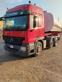 مرسيدس اكتروس للبيع  -الموديل 2006.السياره سنكل الماني رفاع دوار ..اظا...