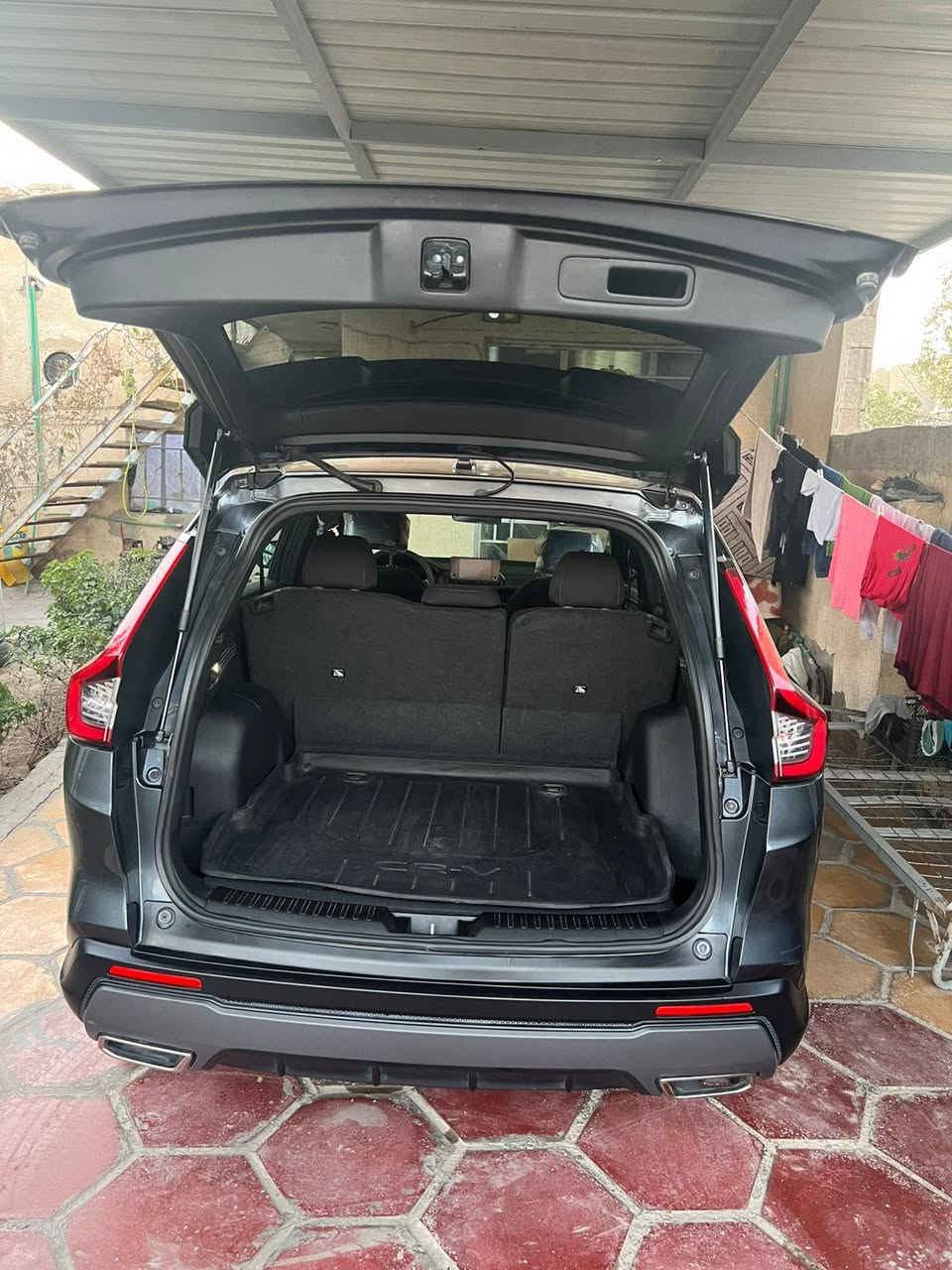 اسلام عليكم للبيع هوندا CRV هايبر يعني
( انسه البانزين)
فول مواصفات سبورت رادارات تحكمات ستيرن شفتات  ستيرن كروز سرعه تحديد مسار قياده ذاتيه هاند بريك كهرباء حساس ضغط الأطارات فتحه سقف قطعتين تبريد سياره عله أيدي جديده جدآ صور الحادث منشوره العنوان بغداد:سعر السياره 230 : ترهم مراوس مع هونده تورنك او فول :رقم الهاتف ***********
