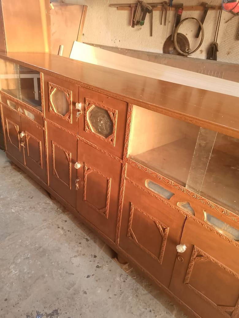 بوفيه للبيع سعرها ١٥٠ وبي مجال للتوصل ***********
