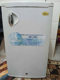 ثلاجة ميديا حجم ٥ قدم استعمال قليل جدا وشغالات فول سعر ٨٠ الف عنوان مد...