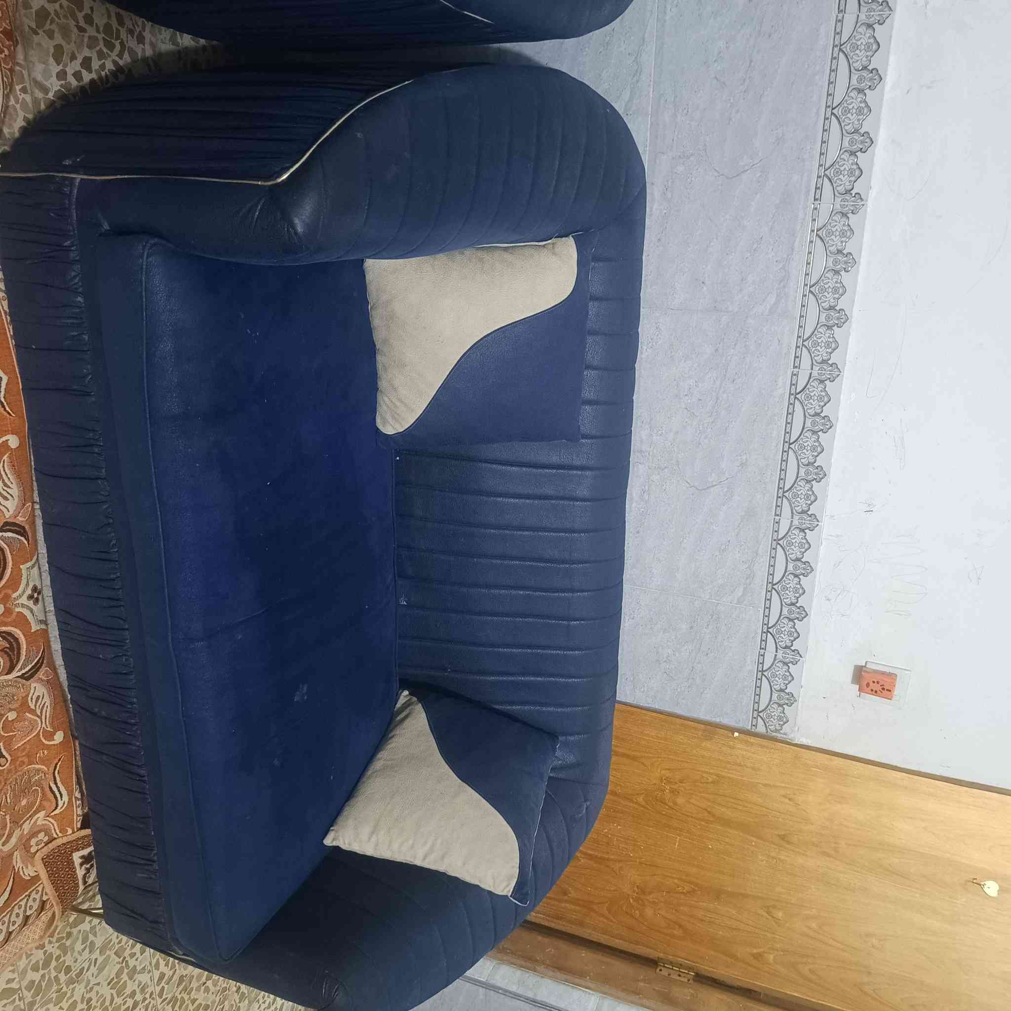 طخم للبيع بسعر مناسب للتواصل ***********
