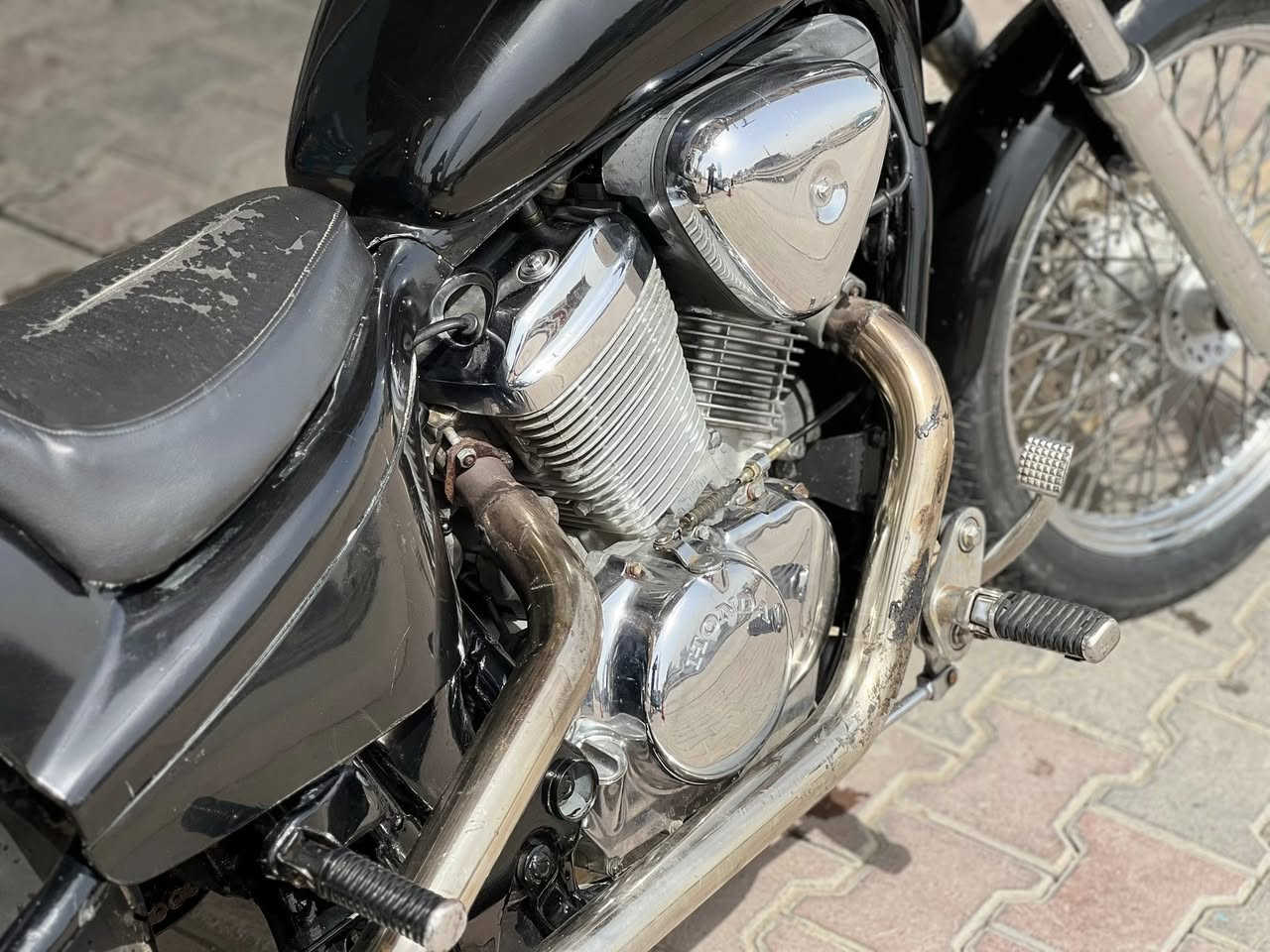 السلام عليكم هوندا ستد 400cc للبيع الدراجه كفاله عامه فقط بيها الزنجيل شويه تعبان يرادله تبديل الدراجه محركه بلادي مامفتوح فقط الماكنيت مبدل ب قطعه تفصيخ يعني هم مال شركه الدراجه نظيفه اكثر من الصوره تجي و تشوفها احلى من الصور مكاني كربلاء الدراجه اوراق بدون رقم 
*********** هذا رقم تلفوني مامتواجد ع الفيس السعر ١٤ ورقه و بي مجال حك الجيه
