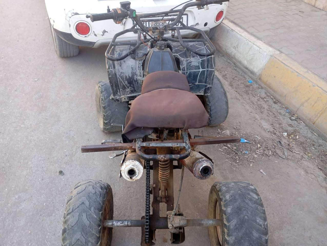 السلام عليكم دراجه رباعيه للبيع السعر 250 وبيها مجال المكان بعقوبه بهرز الاتصال ع الرقم ***********
