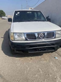 نيسان فور ويل • ٢٠٠٣ • مزاد الداخلية