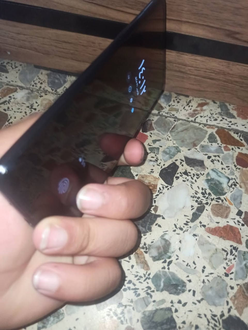 السلام عليكم للبيع جهاز اي51 ذاكره 128 بطاريه 5000 عشوائيه 8 + 8 ببجي 60 فريم الجهاز حلو النظيف بصمه بالشاشه شغاله مكفول من الشخط مكانه بغداد الكماليه السعر 175 وبي مجال رقمي اتصل واتساب ***********
