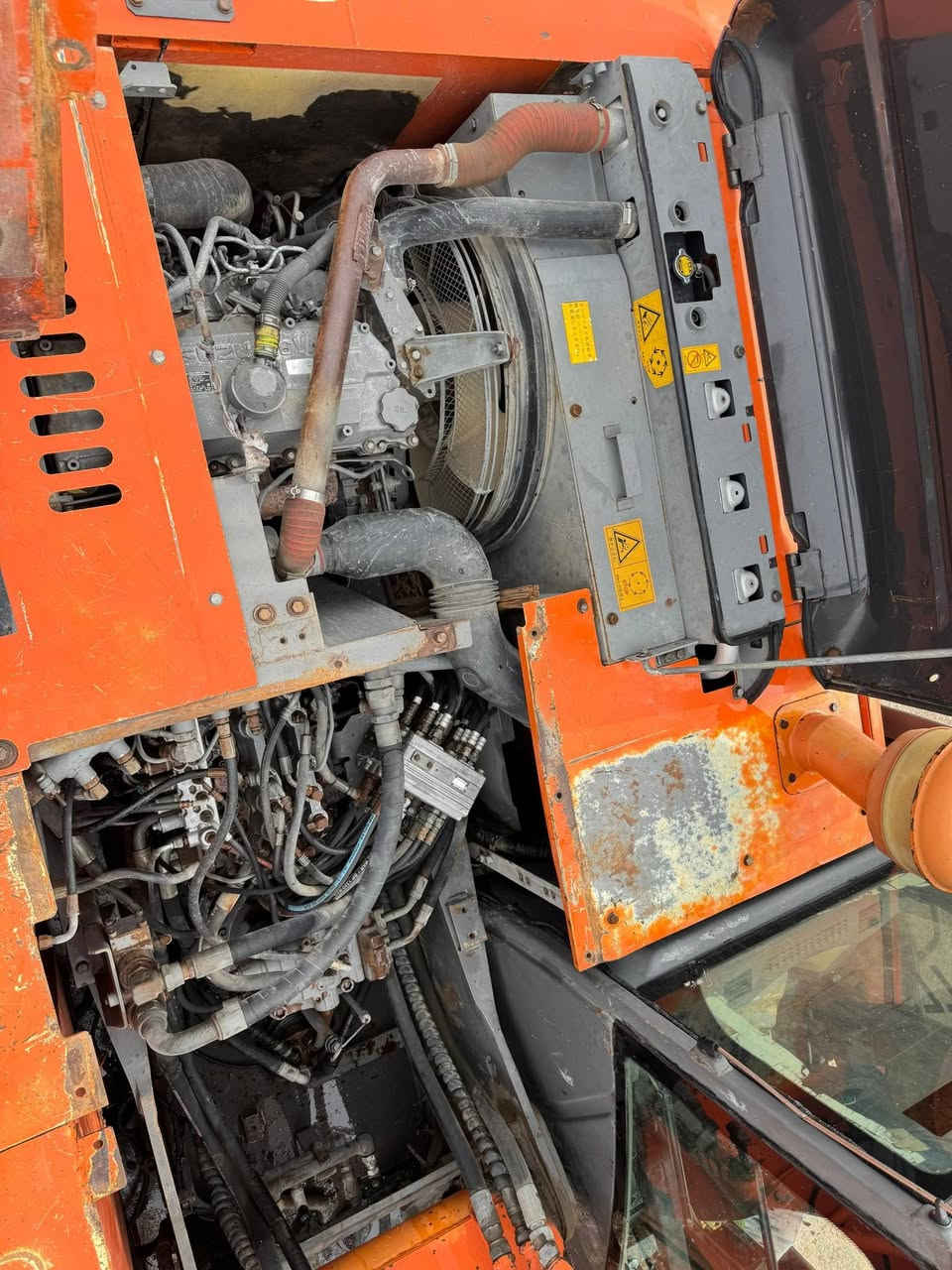 سلام عليكم حفار زت ثري البيع مديل 2010 رقم قادسيه بسمي حجم 210LCKمحرك مفتوح  سرف  60 عنوان بصره ***********
