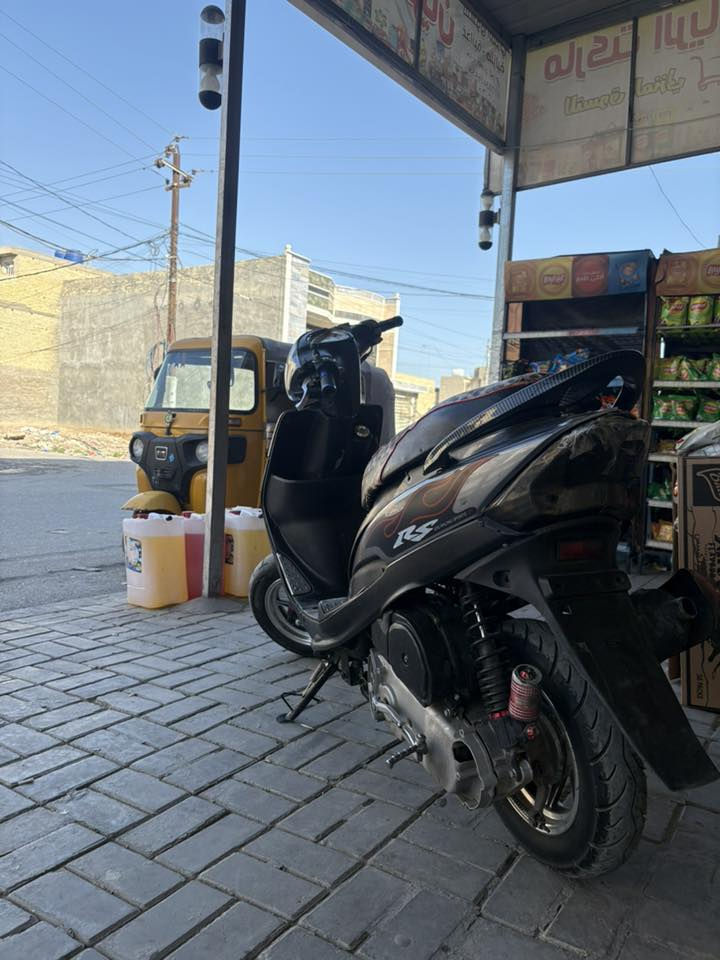 السلام عليكم دراجه ماكس عدله للبيع دراجه يرادلها شويه ترتيب تخم تاير جديد ويل ابو النجمه شلعه ومعدل تاكل الكاع مجفته جديد ٤٩ صالنصه رياضي السعر (٣٥٠) (***********)
