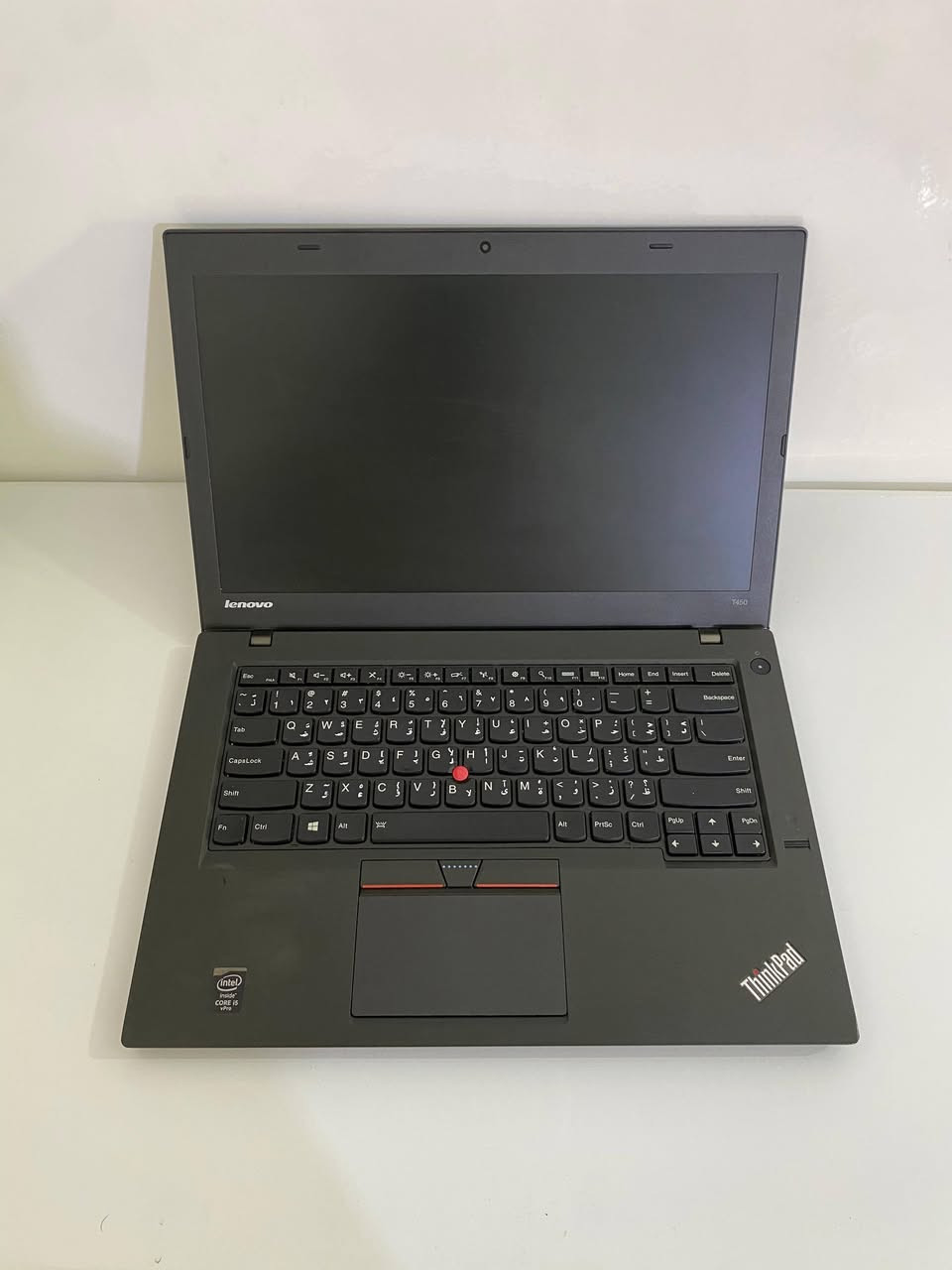 لابتوب Lenovo ThinkPad T450
✨ أداء قوي للمكتب، الجامعة، التصفح، والمونتاج الخفيف ✨

🔹 المواصفات:
• المعالج: Intel Core i5-5th Gen فئة U — أداء موثوق وسلس ✨
• الذاكرة: 8 GB DDR3 — تعدد مهام ممتاز 📊
• التخزين: 256 GB SSD — تشغيل أسرع وتحميل فائق 🚀
• شاشة 14 إنش — حجم مثالي للعمل والترفيه 💻
• بطاقة رسوميات Intel مدمجة 4 GB — مناسبة للبرامج الخفيفة 🎨
• كيبورد عربي-إنكليزي بإضاءة ليلية — راحة أثناء العمل في الظلام 💡

🎁 الهدايا:
🧳 حقيبة + 🔌 شاحن + 🖱️ ماوس + 🖱️ باد
📦 تغليف احترافي

🛠️ الضمانات والخدمات:
✔ فحص كامل قبل الإرسال
✔ فحص كامل قبل الاستلام والدفع
✔ ضمان 7 أيام استبدال في حال وجود خلل مصنعي
✔ جاهز للاستخدام مباشرة

📍 الموقع: بغداد الأمين الثانية

🚚 التوصيل متوفر إلى أي مكان / جميع المحافظات

📱 للحجز واتساب: ***********

💰 السعر: 185,000 دينار عراقي
✨ خيار ممتاز للعمل والدراسة والاستخدام اليومي بكل سلاسة! ✨
