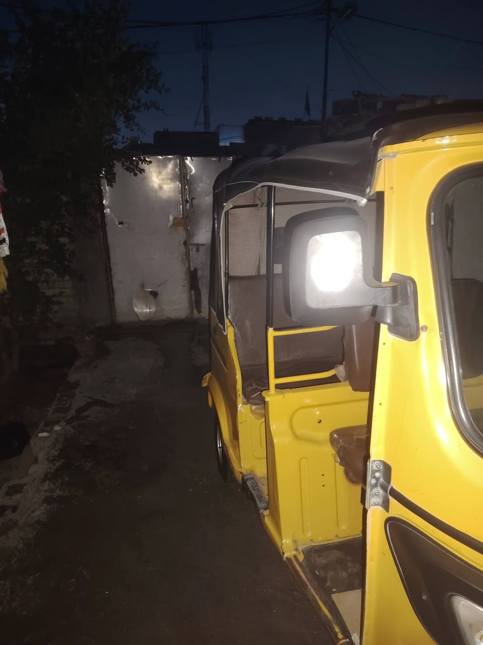 للبيع تكتك 2020محرك جديد 2025 سعر 4ونص وبيه مجال شعب حي البساتين***********
