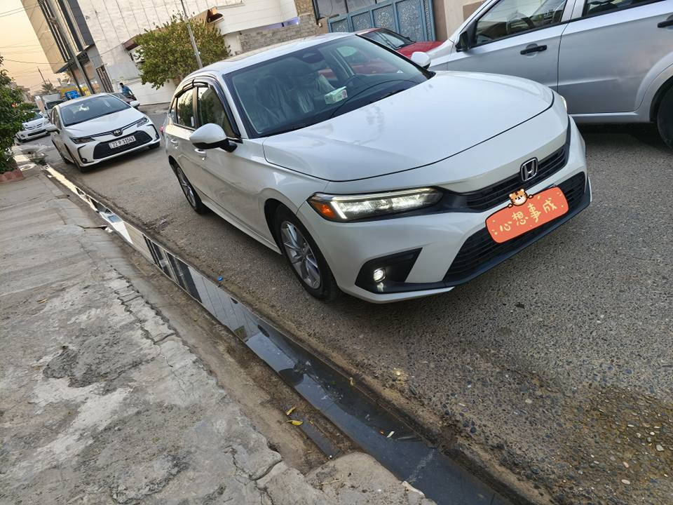 هوندا سيفيك ياباني اصلي
موديل 2024 فول مواصفات 
محرك 2000 بانزين تنفس طبيعي 
تحكم ستيرن 
بصمه 
تشغيل عن بعد 
دخول ذكي 
Auto stop
تحديد مسار 
فتحة سقف 
كشنات الامامي + ستيرن تدفئة 
كشن تچوه بالخلف 
ماشية 60 الف كيلومتر 
وبقية المواصفات المعروفة 
ضررها فقط طخة خفيفة بالصندوق تحت الرقم فقط معجون والصندوق كلير بشرط 
البراكيت مالت الشاصي رصعه خفيفة الايرباكات وضع الشركة بشرط
غير هذا كلشي شرط سيارة نظيفة بمعنى الكلمة 
مرقمة وكاملة 

مكان السيارة كركوك 
***********
متوفر واتساب كركوك, العراق
