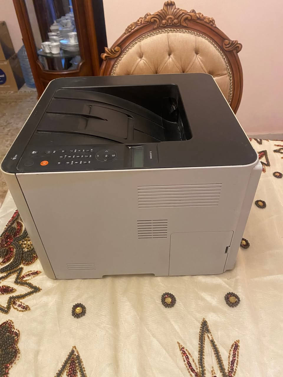 للبيع طابعة كسر زيرو حرفيا بدون خربوش وبدون اي اعطال الغنية عن التعريف printer سامسونج -3820-4020 nd نتورك دوبليكس حرفيا كالجديدة تماما لطابعة المذكرات وجميع الاعمال المكتبية حبر بودرة ليزر جيت ابيض واسود طباعة مباشر من الموبيل بدون وصلات وطباعة اوتوماتك واجهين بسرعة ٣٨ ورقة بالدقيقة - الطابعة بها شاشة لسهولة الاستخدام - حبارة متوفرة تملي ب ٢٠٠ ج تكفي ٩٠٠٠ ورقة 
فيها درجين يشيلوا ٥٠٠ ورقة 
تطبع usb من اللاب او الكمبيوتر وتطبع من الموبيل من غير اي وصلات 
بجميع وصلاتها الاصلية - البيع لعدم الاحتياج الحالي 
طابعت عدد قليل جدا جدا كسر زيرو- حبارة جديدة كاملة اصلية
المكان الرحاب 
السعر ٣٣٠٠ ج
للتواصل 01022698859


**إذا كنت صاحب هذا الإعلان وتريد حذفه لأي سبب، رجاءا أرسل رسالة إلى الدعم الفني**