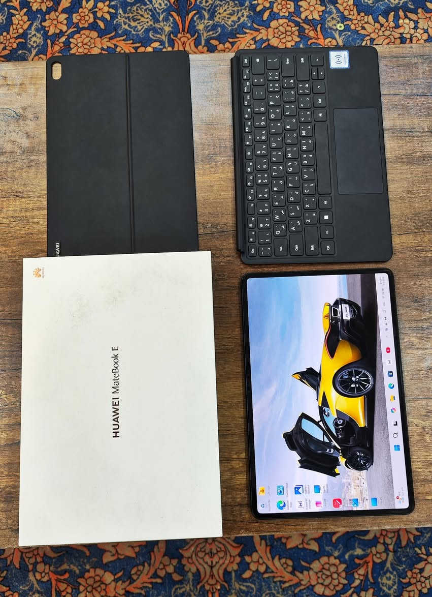 للبيع لابتوب  huawei matebook E  2in1 اخو الجديد نظافة 100% مستخدم قليل جدا كامل ملحقات مع كيبورد مغناطيسي وكفر مغناطيسي وندوز 11  مواصفات قوية : 
المعالج : i7 -1260U جيل 12
الرام : سعة 16GB
الهارد : 512GB نوع ssd nvme 
كارت الشاشة : ires xe 
الشاشة : حجم 12.6 لمس دقة 2.2K OLED تردد 120 هرتز
يحتوي على 4 سبكرات صوت ستريو و4 ميكرفون 
بلوتوث 5.1 / wifi 6 وشاحن 65w تايب c 
كاميرا امامية 8 ميكا وكاميرا خلفية 13ميكا مفول مواصفات
اخوان الجهاز سعره جدا غالي بالمحلات للبيع مكاني بغداد
اتصال ***********
