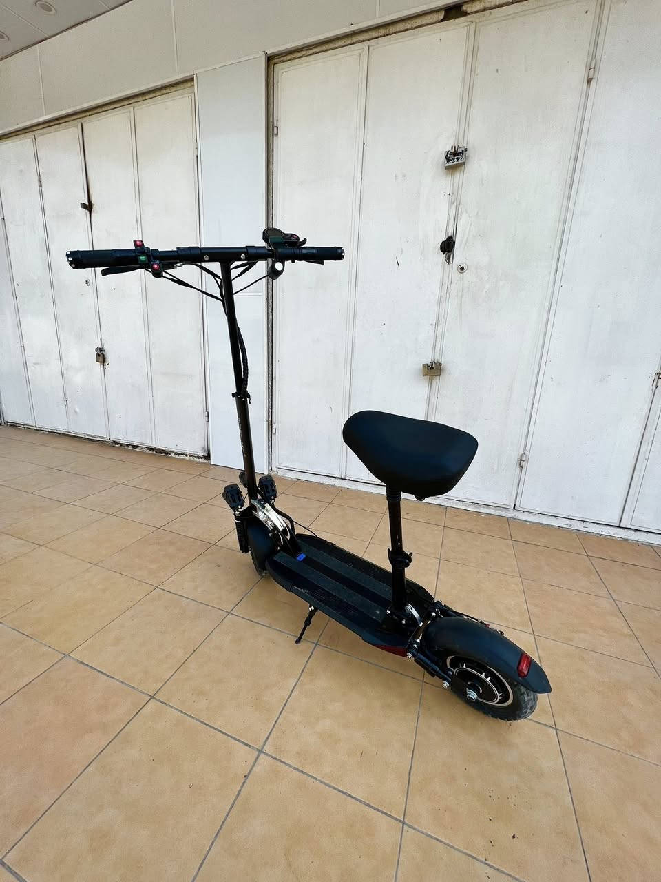 للبيع .. استخدام بسيط
بطارية جديدة 2025 
10 A - 48 v 

3 سرعات 
60 km  سرعته القصوى 

يتحمل وزن 140 kg 

السعر 450 الف


**إذا كنت صاحب هذا الإعلان وتريد حذفه لأي سبب، رجاءا أرسل رسالة إلى الدعم الفني**