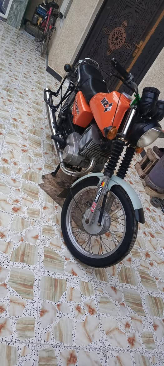 السلام عليكم 
للبيع دراجه MZ موديل 1982 دراجه كامله مكمله سعرها قفل 1550 تفاصيل الدراجه مكينه تركي ستندر مامكصوصه ع فتح شرط مكينه ناعمه كلش شلعه ومعدل خير من الله كهربائيات كلها شغاله يمنه يسرا عالي ناصي هورن دراجه تاخذها مذب عليه ربع ترايها البصرة بيها لحيم بالخشم وبالدوسه شي قليل فقط والدراجة ماكنيت ومكاني واسط قضاء الصويره تفاصيلها كلها عرضتها والشراي بي خير ويدلل تحياتي لكم
***********
