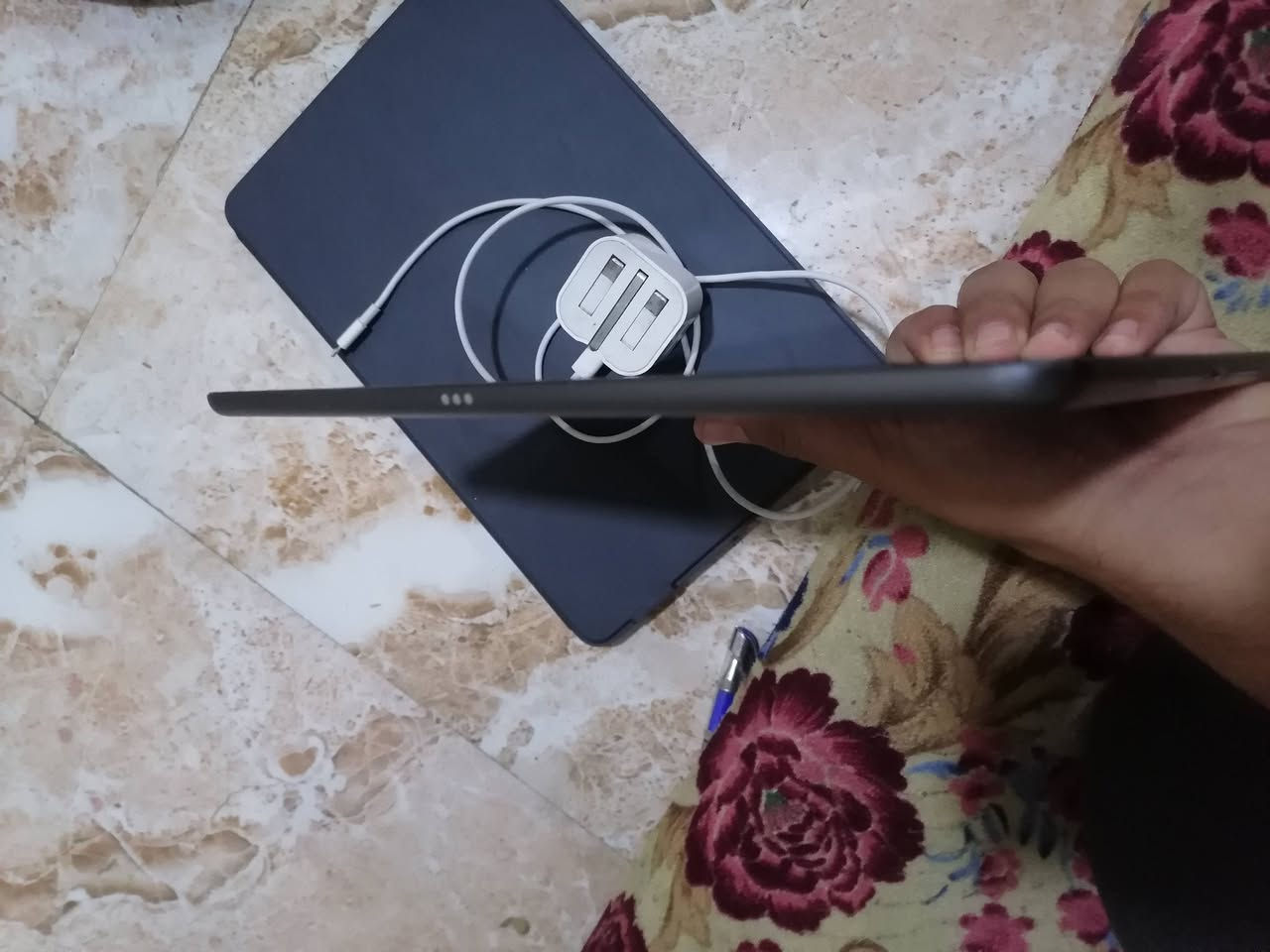 ايباد 9ذاكره 64
وضعه ممتاز كلشي ع فحص بطاريته بالثمانينات بي هاي الفطور ما مأثره ع لمس تفحص وتلعب بي وبالي يعجبك مكاني فلوجه او بغداد حي الجامعة

***********
