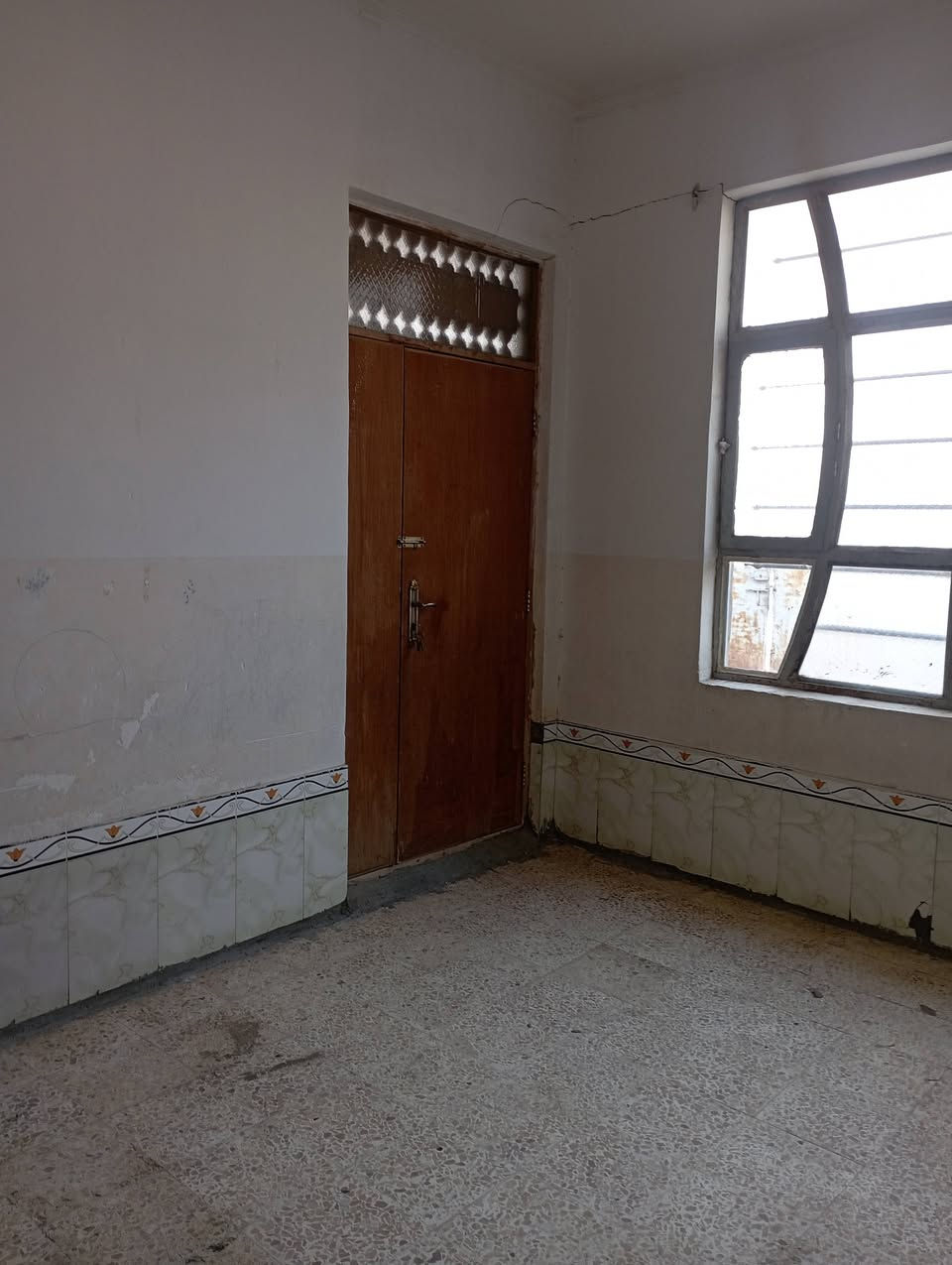 دار للايجار
حي ميسان قطاع 31 مقابل البريد شارع 20 م
غرفه..صاله..مطبخ..استقبال..صحيات ..طارمه..مكشوفه
الشهر 300 الف
للاستفسار 
مكتب السلامي للعقار 
ابو اسيل السلامي
***********
